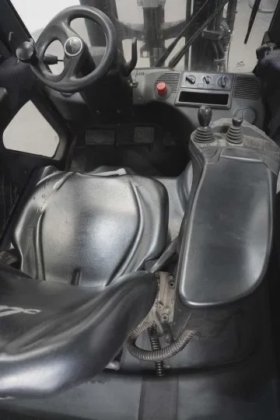 Linde 4-Radfrontstapler