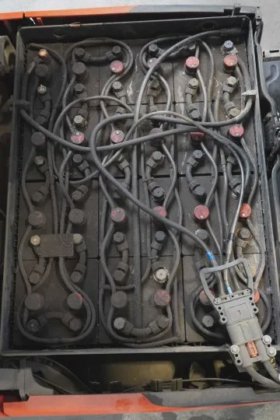 Linde 4-Radfrontstapler