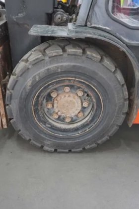 丰田四轮前装载机