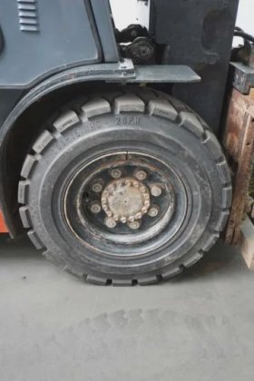 丰田四轮前装载机