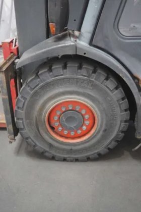 林德四轮前叉车