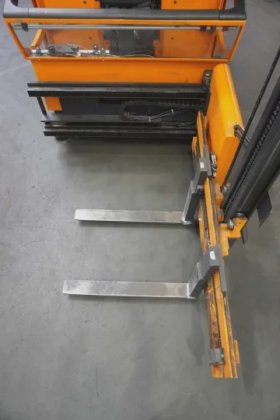 STILL 高架窄巷道堆垛机