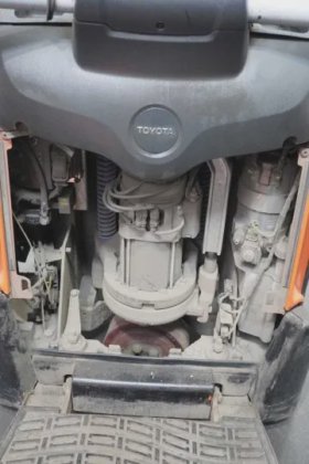 丰田低叉车驾驶室