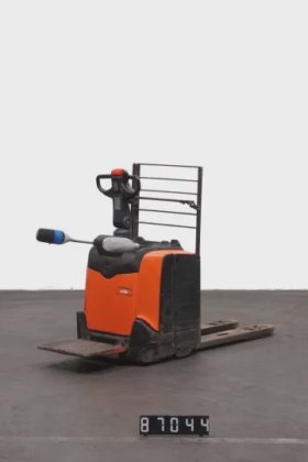 丰田低叉车驾驶室