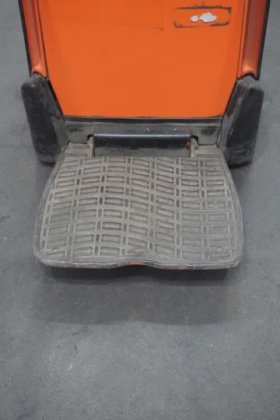 丰田低叉车驾驶室