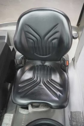 永恒力四轮前叉车