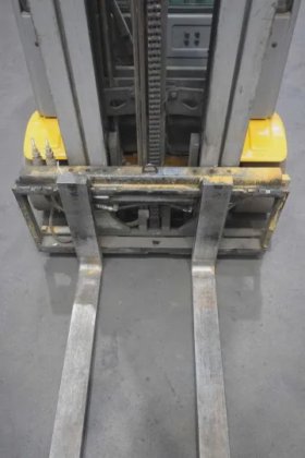 永恒力四轮前叉车