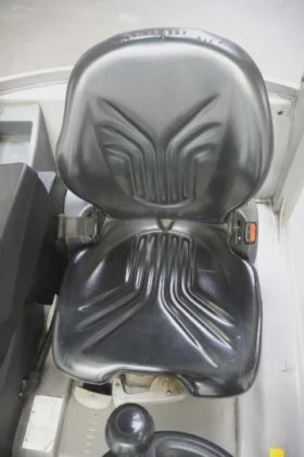 永恒力三轮前叉车