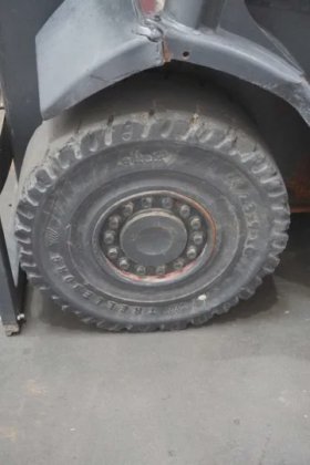 林德四轮前叉车