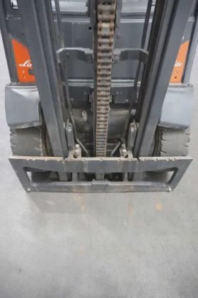 林德四轮前叉车