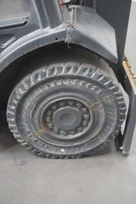 林德四轮前叉车