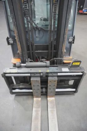 丰田四轮前装载机