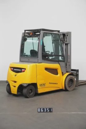 永恒力四轮前叉车