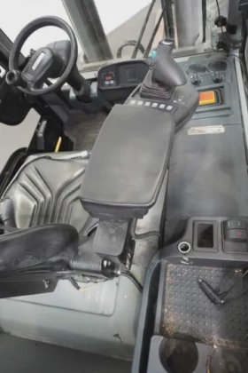 永恒力四轮前叉车