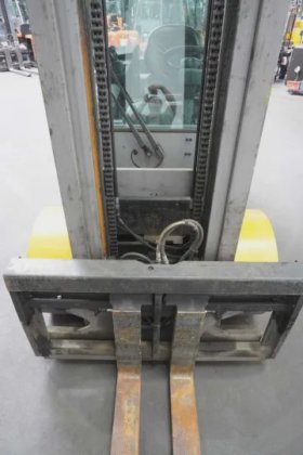 永恒力四轮前叉车