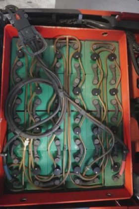 林德四轮前叉车