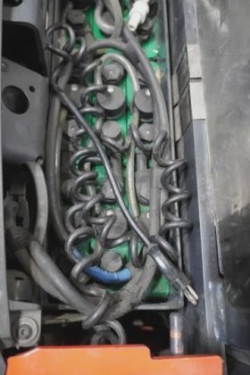 林德高举叉车牵引杆