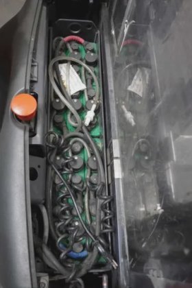 林德高举叉车牵引杆