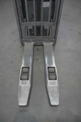 永恒力高举升卡车驾驶室