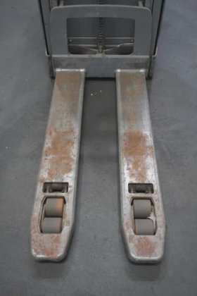 永恒力高举升卡车驾驶室