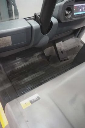 永恒力四轮前叉车