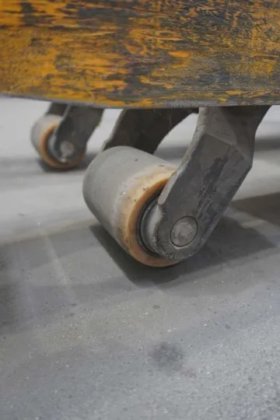 永恒力低叉车驾驶室