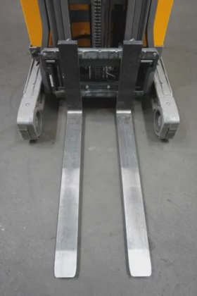 永恒力前移式叉车