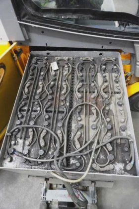 永恒力四轮前叉车