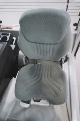 永恒力四轮前叉车