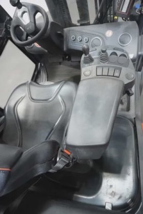 林德四轮前叉车