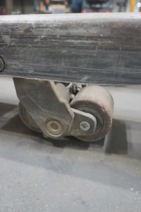 林德低位拣选机