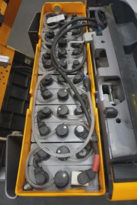 永恒力低位拣选机