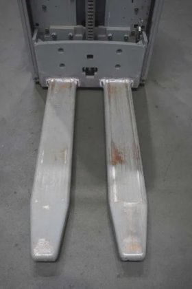 永恒力低位拣选机