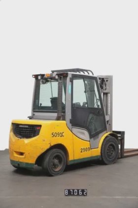 永恒力四轮前叉车