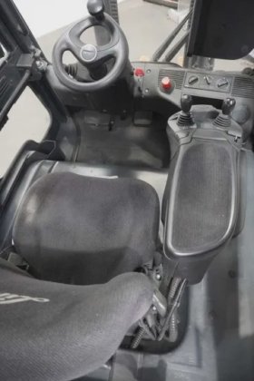 林德四轮前叉车