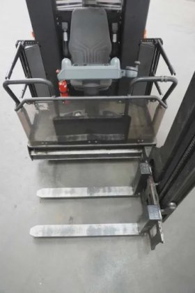 丰田高架窄通道堆垛机