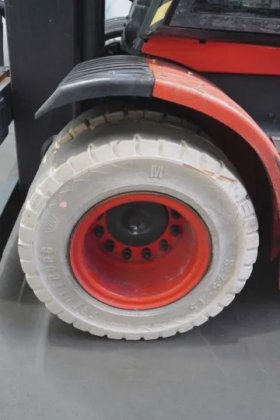 林德四轮前叉车