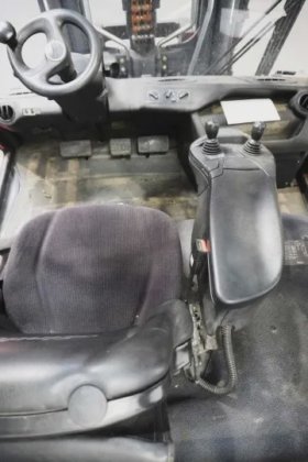 林德四轮前叉车