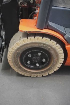 丰田三轮前装载机