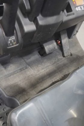 丰田三轮前装载机