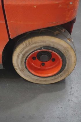 林德四轮前叉车