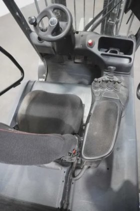 林德四轮前叉车