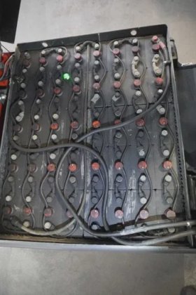 林德四轮前叉车