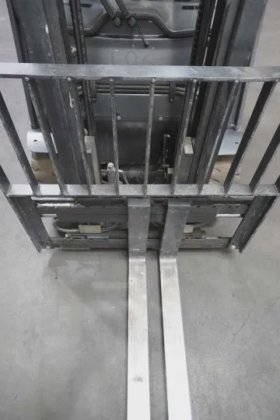 林德四轮前叉车