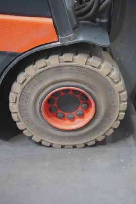 林德四轮前叉车