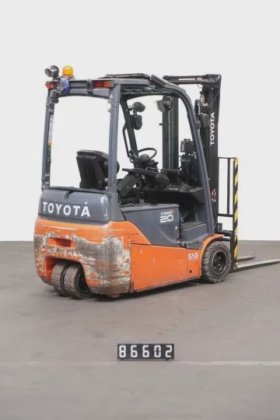 丰田三轮前装载机