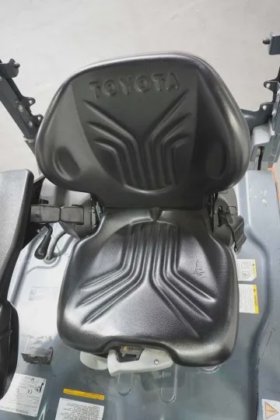 丰田三轮前装载机