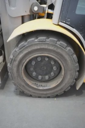 永恒力四轮前叉车