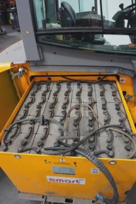 永恒力四轮前叉车