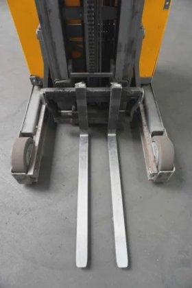 永恒力前移式叉车